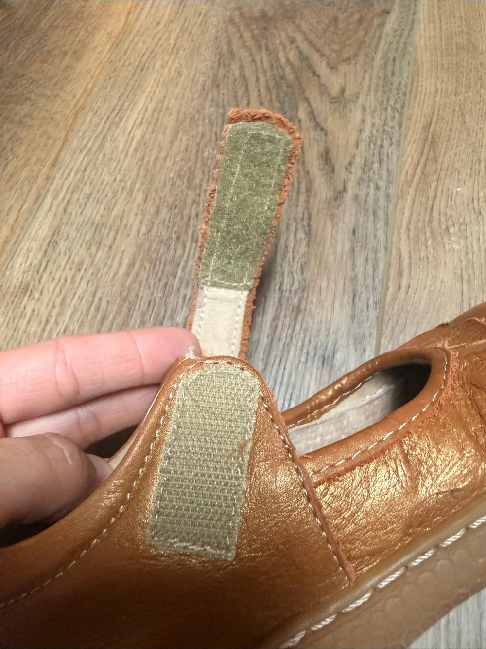 Livie & Luca Ruche Mary Jane Shoes 10 Honey Gold Caramel Leather Ruffle Fall